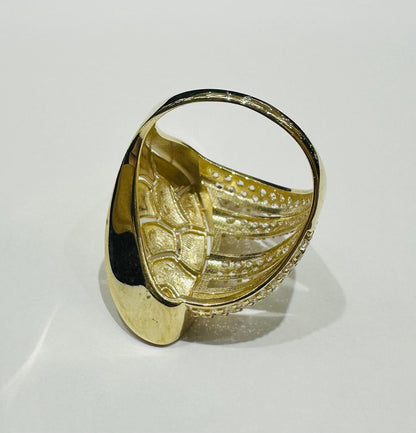 10K GOLD RING WITH SAPPHIRE STONES- WEIGHT: 4.7gm