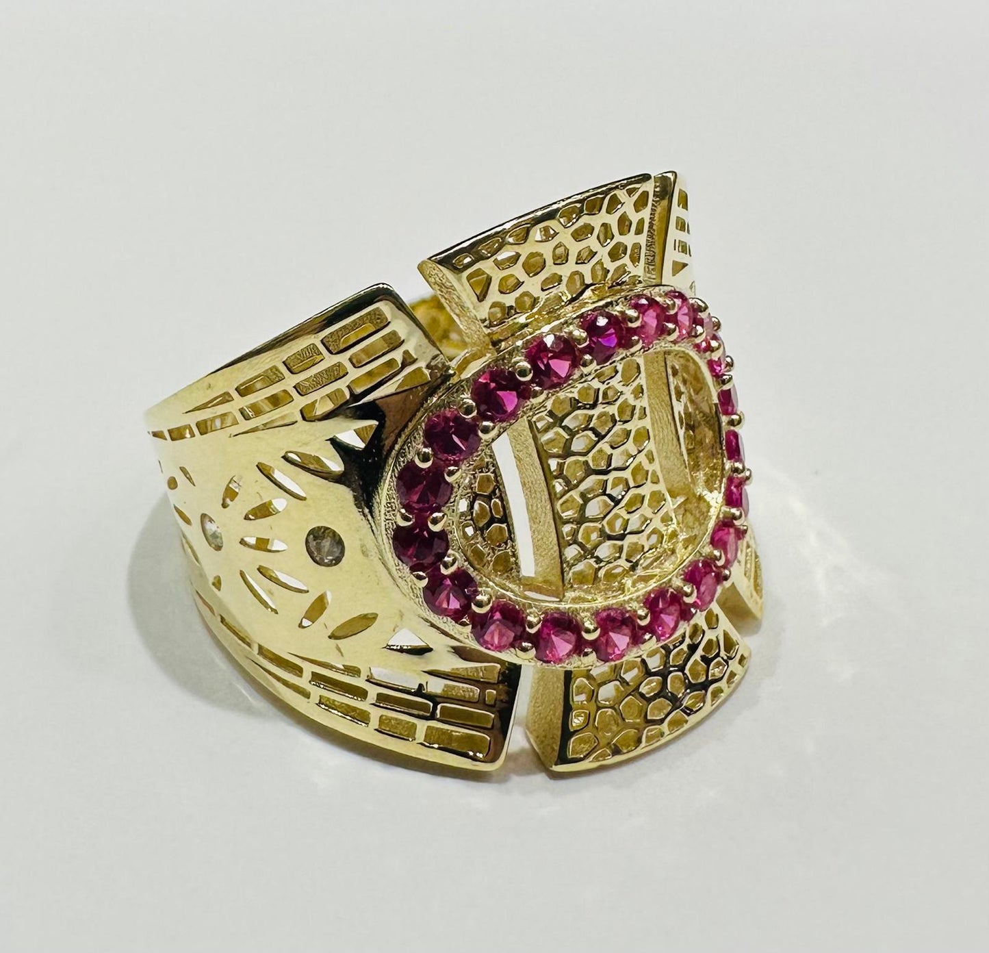 10K GOLD RING WITH SAPPHIRE STONES- WEIGHT: 3.5gm