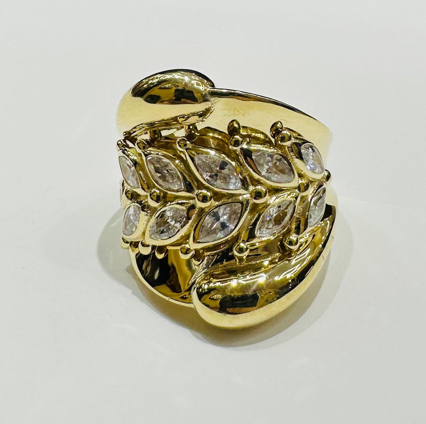 10K GOLD RING WITH SAPPHIRE STONES- WEIGHT: 5.1gm