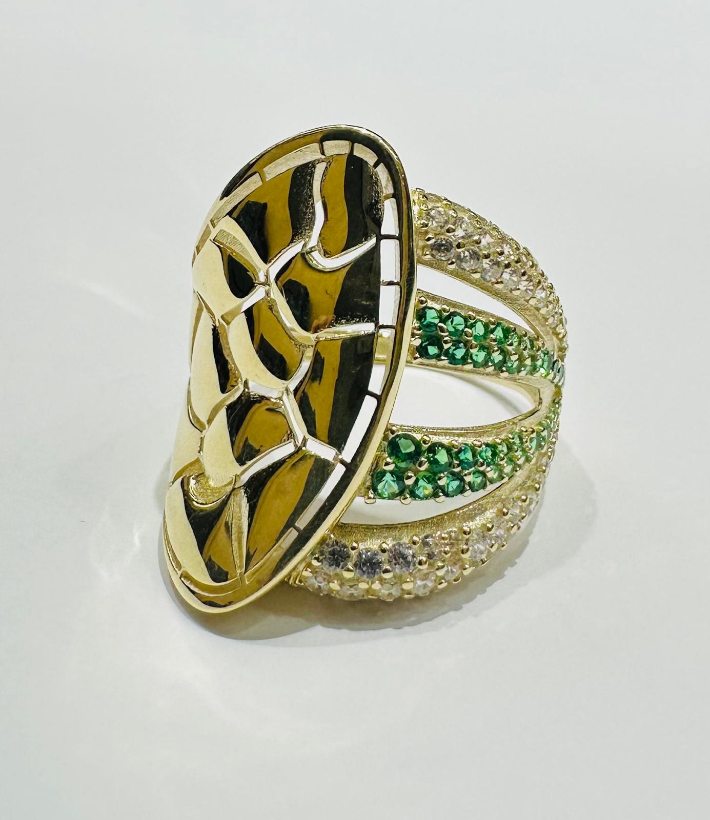 10K GOLD RING WITH SAPPHIRE STONES- WEIGHT: 4.7gm