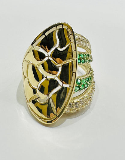 10K GOLD RING WITH SAPPHIRE STONES- WEIGHT: 4.7gm