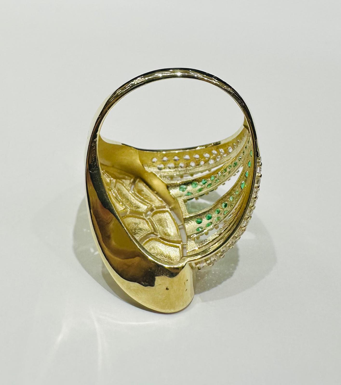 10K GOLD RING WITH SAPPHIRE STONES- WEIGHT: 4.7gm