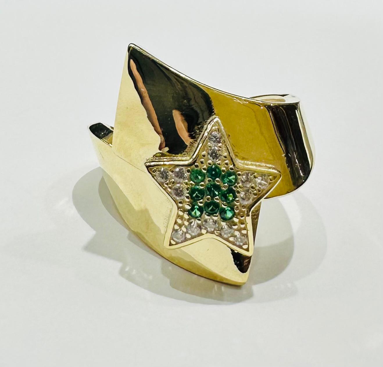 10K GOLD STAR RING WITH SAPPHIRE STONES- WEIGHT: 2.6gm
