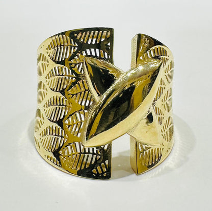 10K GOLD RING-WEIGHT: 2.6gm