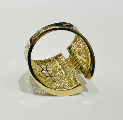 10K GOLD RING-WEIGHT: 2.6gm