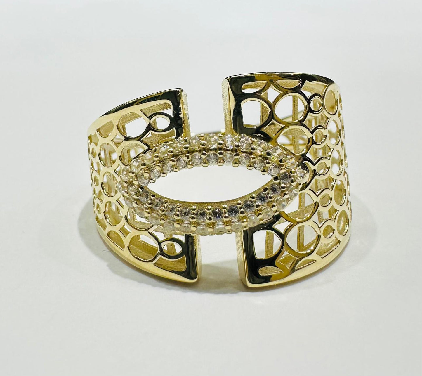 10K GOLD RING WITH SAPPHIRE STONES- WEIGHT: 2.5gm
