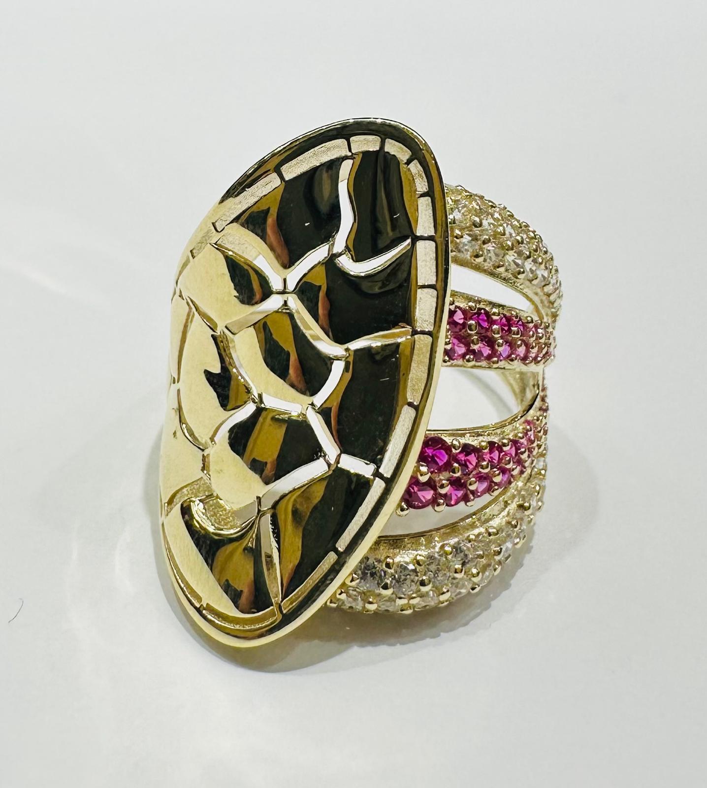 10K GOLD RING WITH SAPPHIRE STONES- WEIGHT: 4.7gm