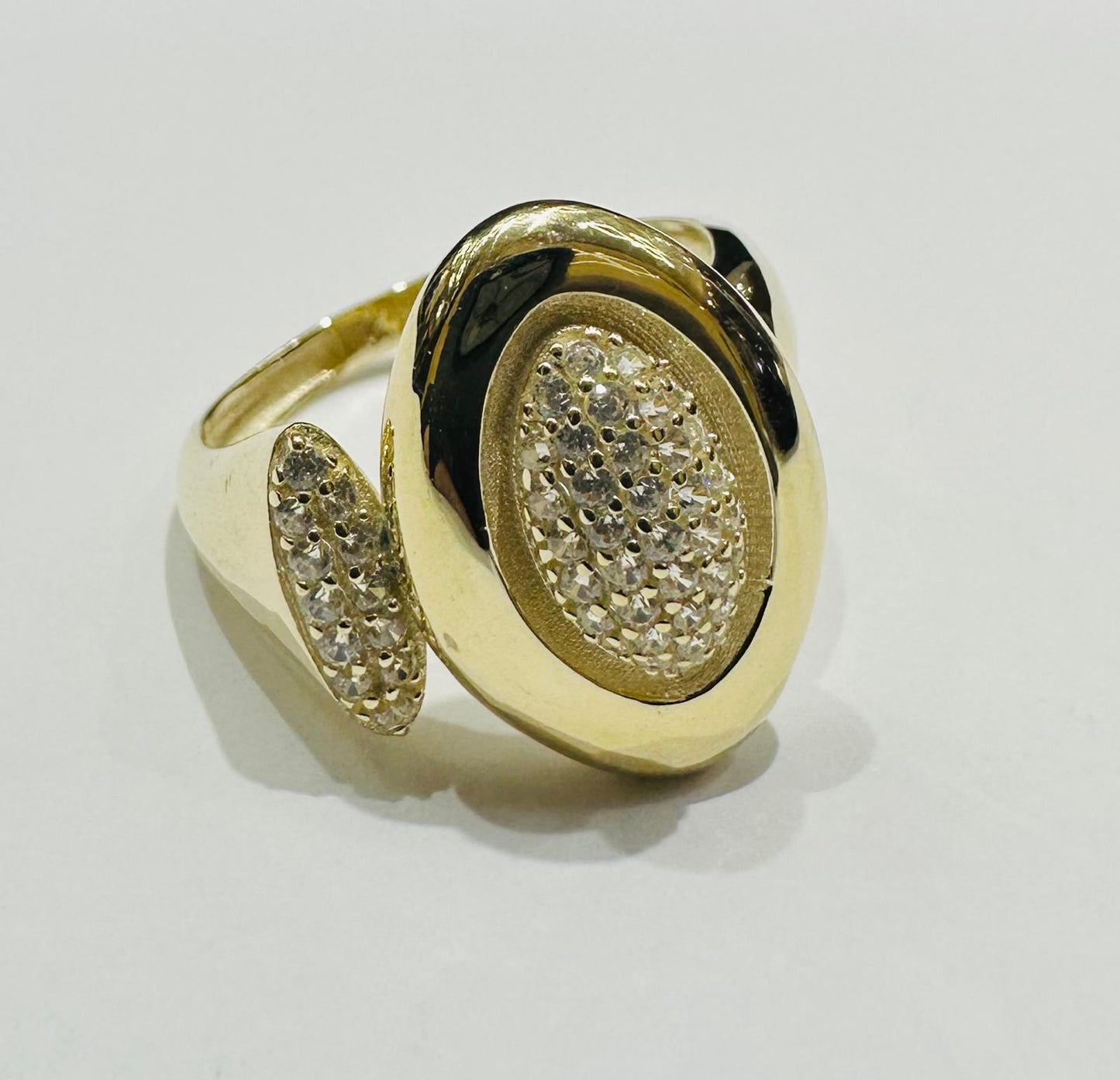 10K GOLD RING WITH SAPPHIRE STONES-WEIGHT: 2.4gm