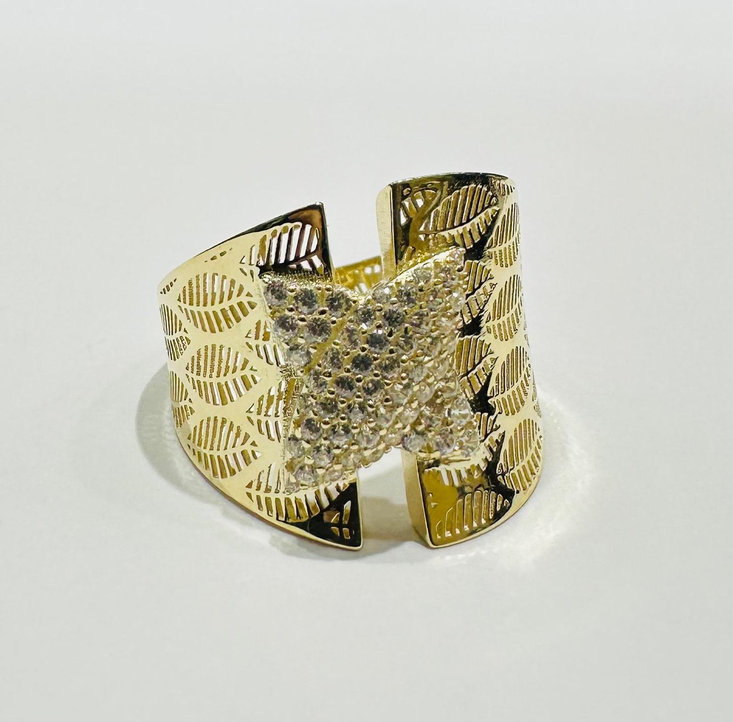 10K GOLD RING WITH SAPPHIRE STONES-WEIGHT: 3.1gm