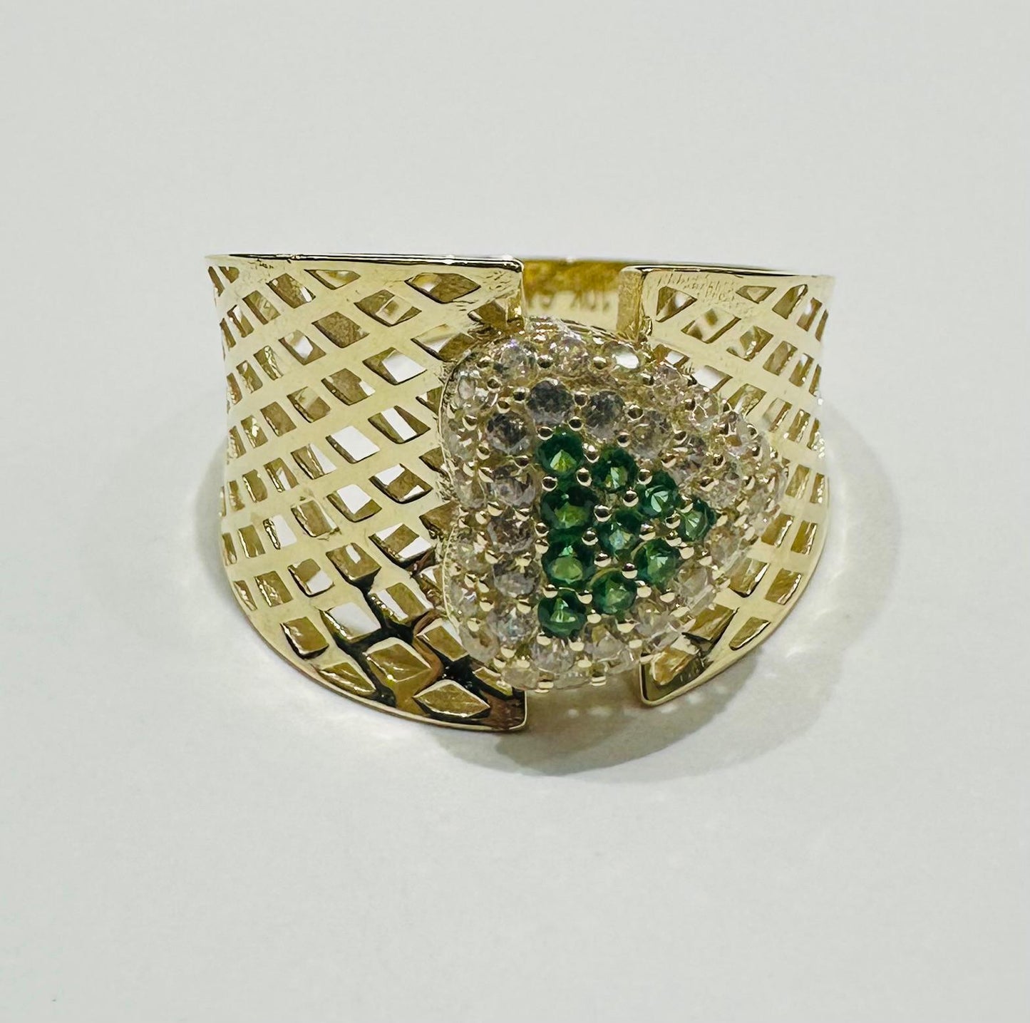 10K GOLD RING WITH SAPPHIRE STONES-WEIGHT: 2.5gm