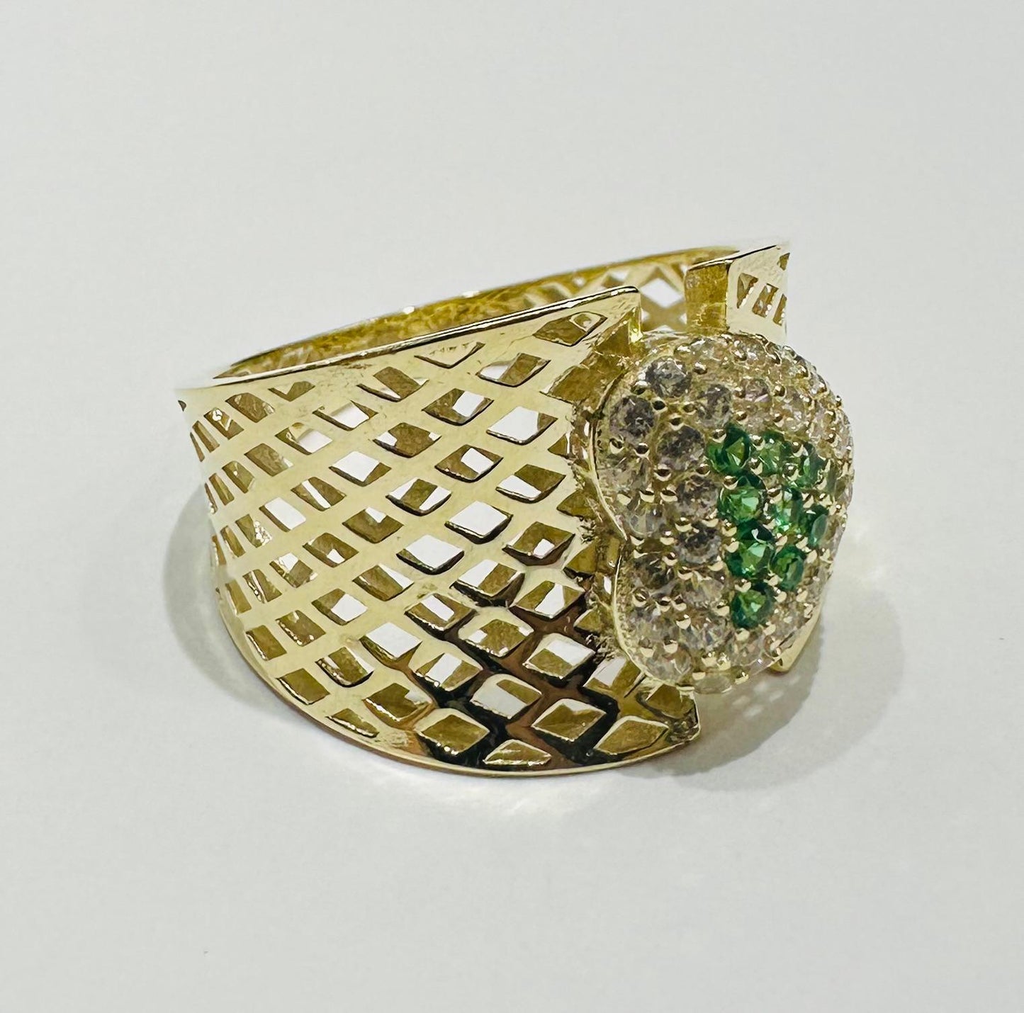 10K GOLD RING WITH SAPPHIRE STONES-WEIGHT: 2.5gm