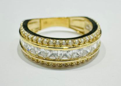 10K GOLD ROUND RING WITH WHITE SAPPHIRE- WEIGHT: 5.0gm