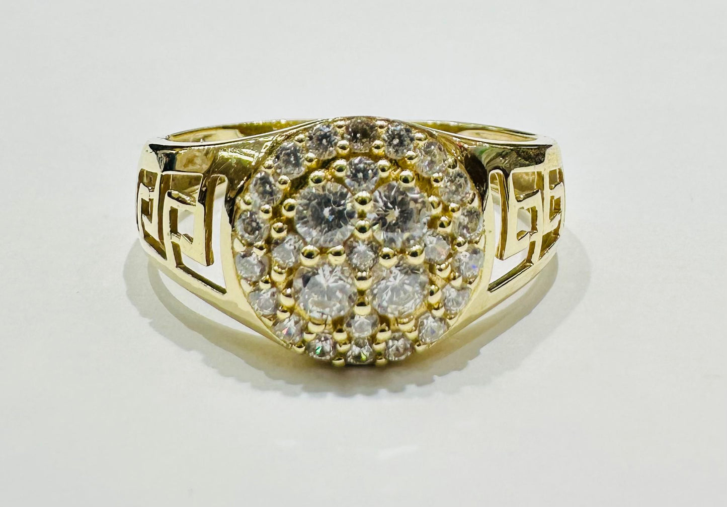 10K GOLD ROUND RING WITH WHITE SAPPHIRE- WEIGHT: 3.1gm