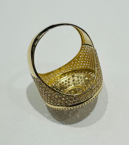 10K GOLD ROUND RING WITH BAGUETTE & WHITE SAPPHIRE- WEIGHT: 6.3gm