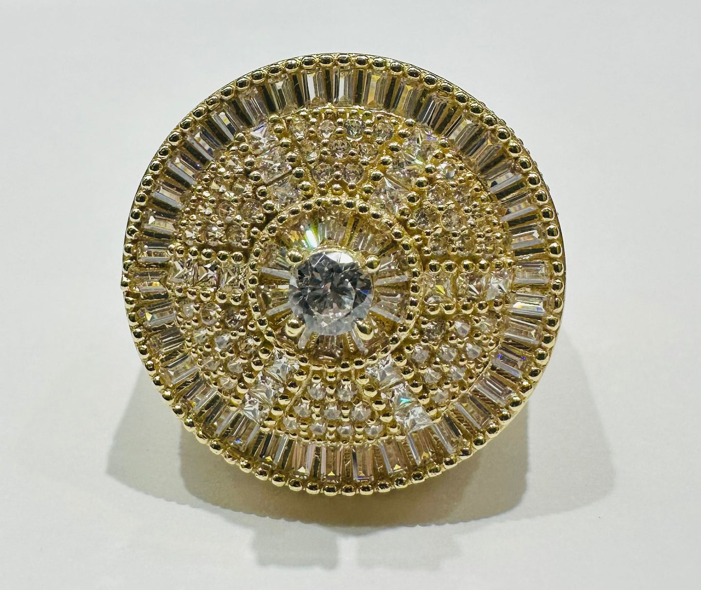 10K GOLD ROUND RING WITH BAGUETTE & WHITE SAPPHIRE- WEIGHT: 6.3gm