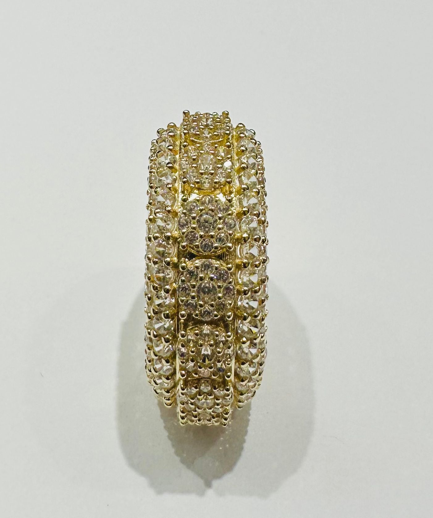10K GOLD ROUND RING WITH WHITE SAPPHIRE- WEIGHT: 6.1gm