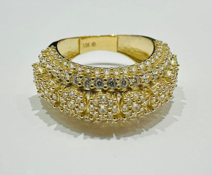 10K GOLD ROUND RING WITH WHITE SAPPHIRE- WEIGHT: 6.1gm