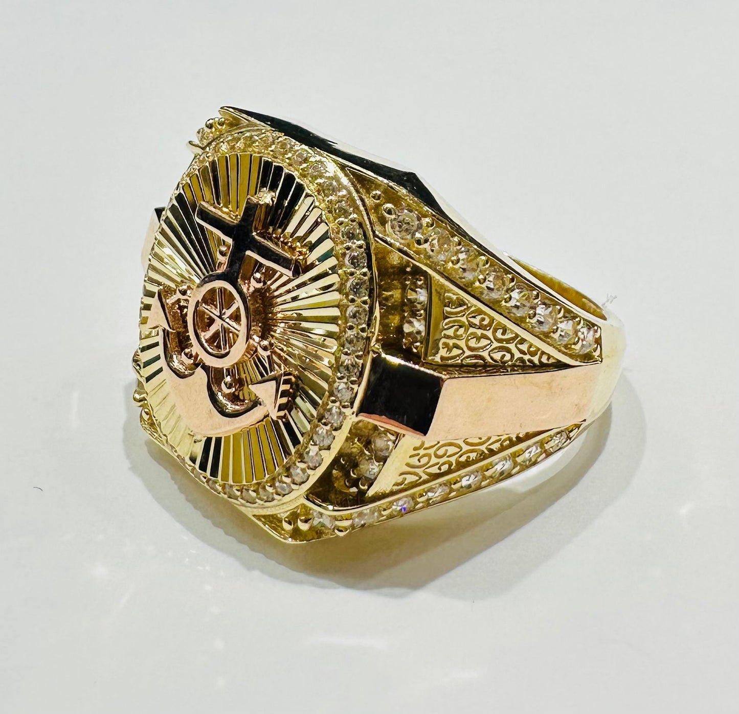 10K GOLD ANCHOR RING WITH WHITE SAPPHIRE- WEIGHT: 6.9gm