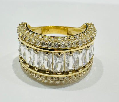 10K GOLD ROUND RING WITH WHITE SAPPHIRE- WEIGHT: 6.3gm