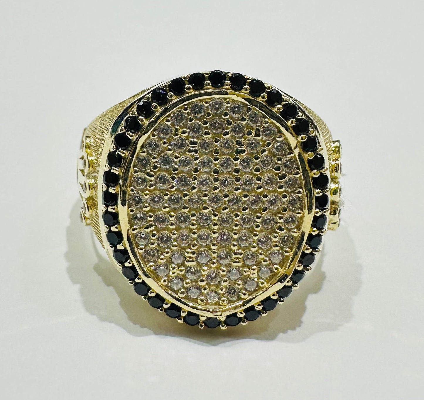 10K GOLD ROUND RING WITH SAPPHIRE STONES- WEIGHT: 6.8gm