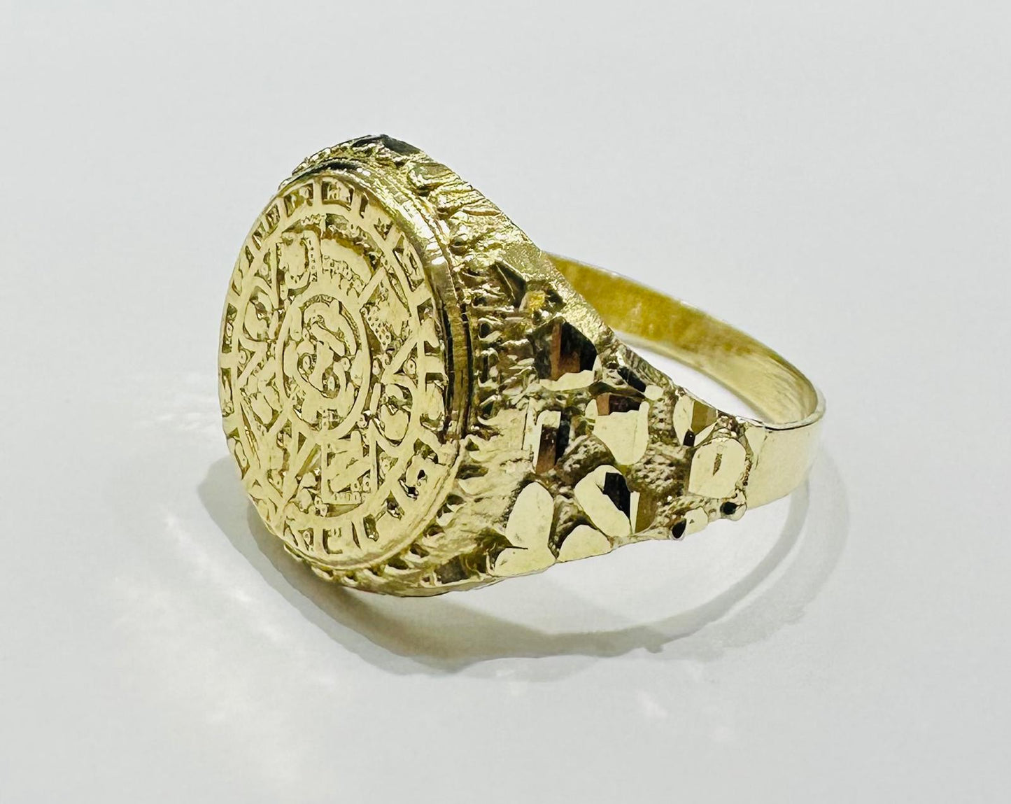 10K GOLD AZTEC CALENDER NUGGET RING- WEIGHT: 3.3gm