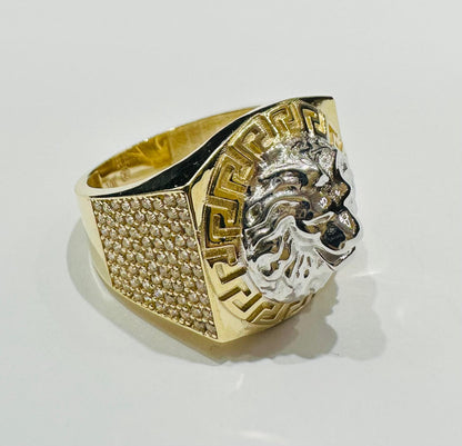10K GOLD TWO TONED LION FACE RING WITH WHITE SAPPHIRE- WEIGHT: 6.8gm