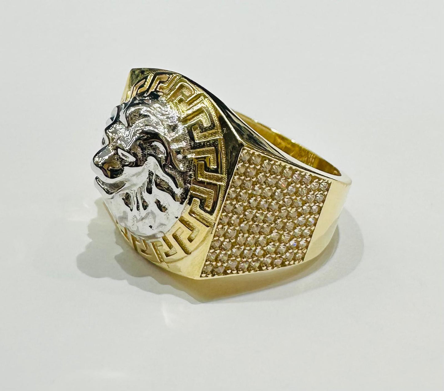 10K GOLD TWO TONED LION FACE RING WITH WHITE SAPPHIRE- WEIGHT: 6.8gm