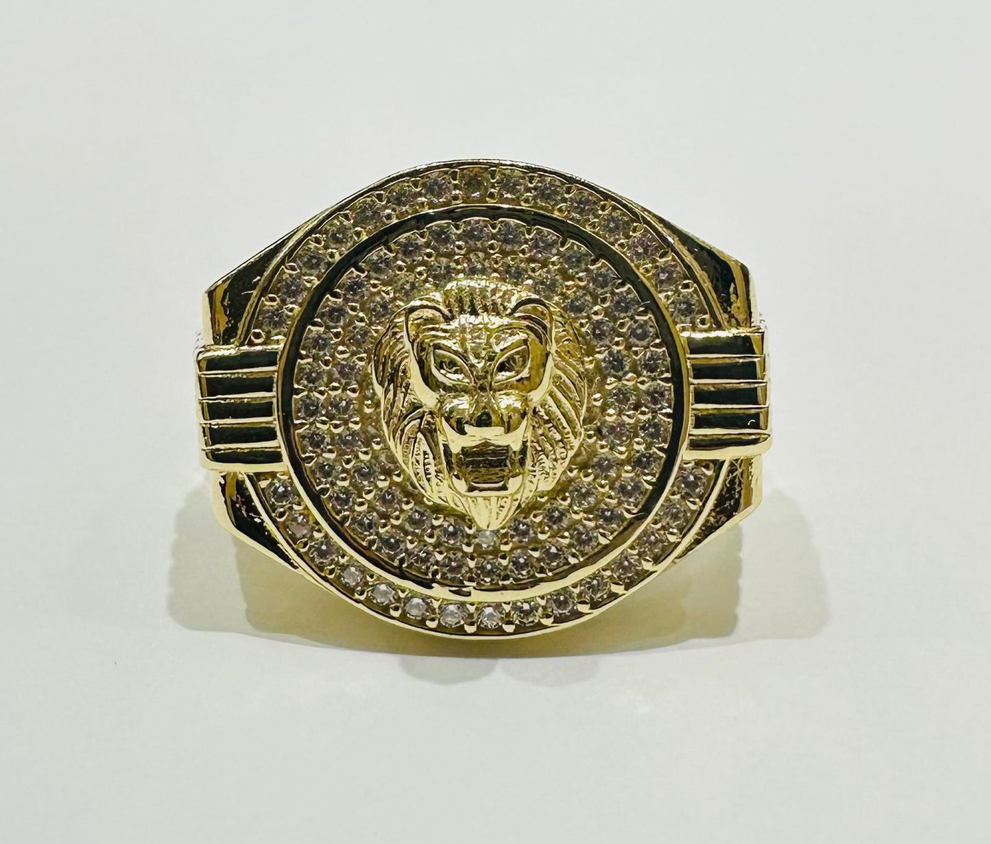 10K GOLD LION FACE RING WITH WHITE SAPPHIRE- WEIGHT: 9.2gm
