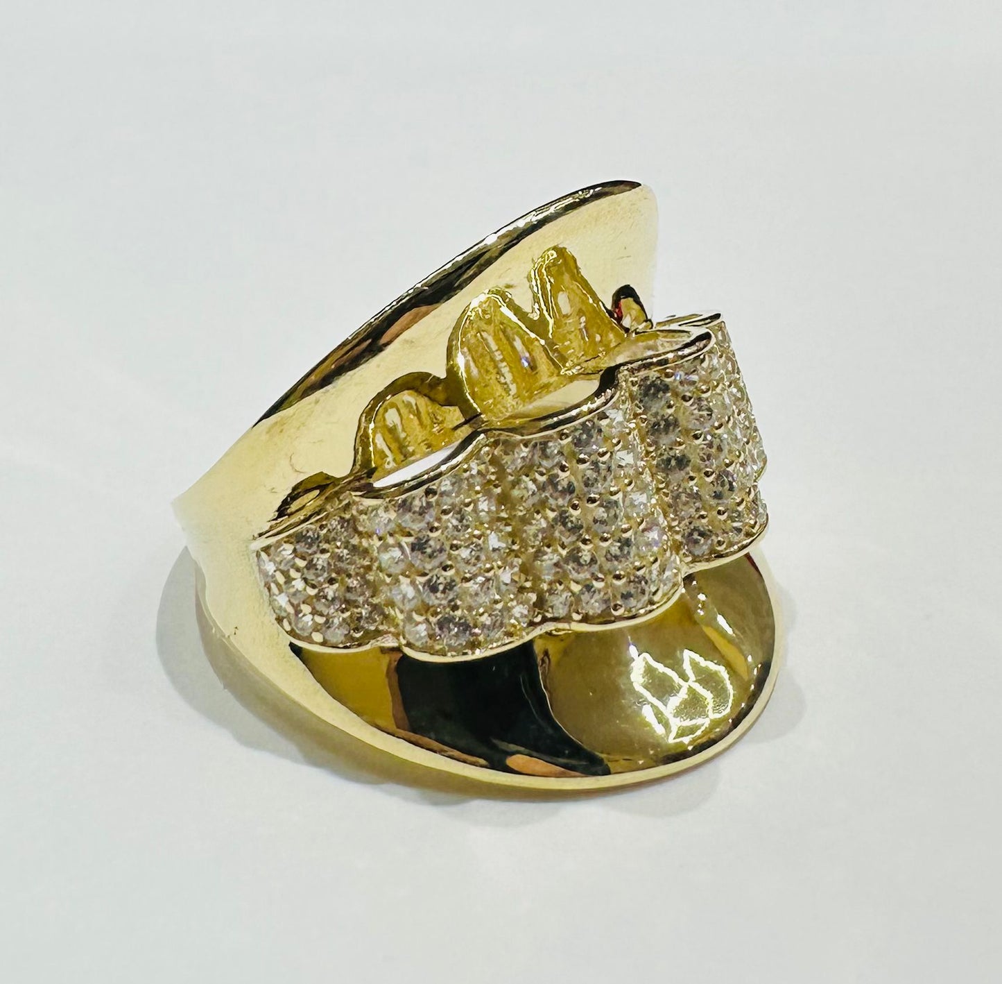 10K GOLD RING WITH SAPPHIRE STONES-WEIGHT: 3.7gm