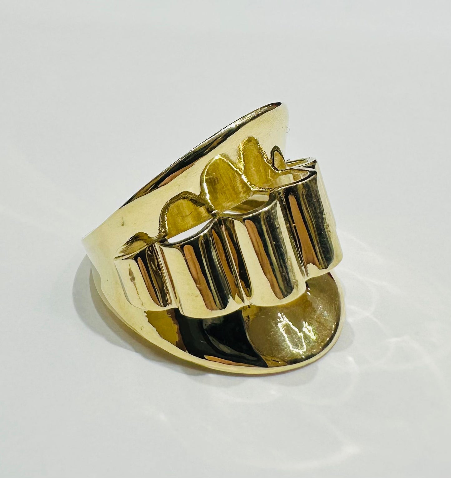 10K GOLD RING-WEIGHT: 2.8gm