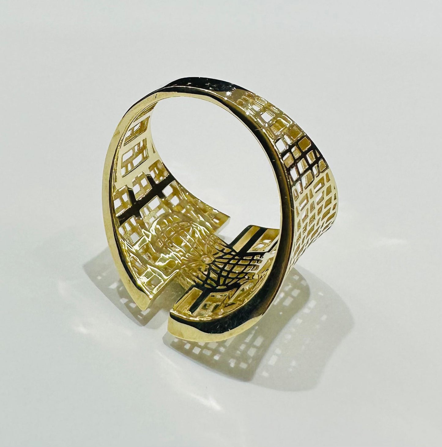 10K GOLD RING WITH SAPPHIRE STONES-WEIGHT: 2.9gm