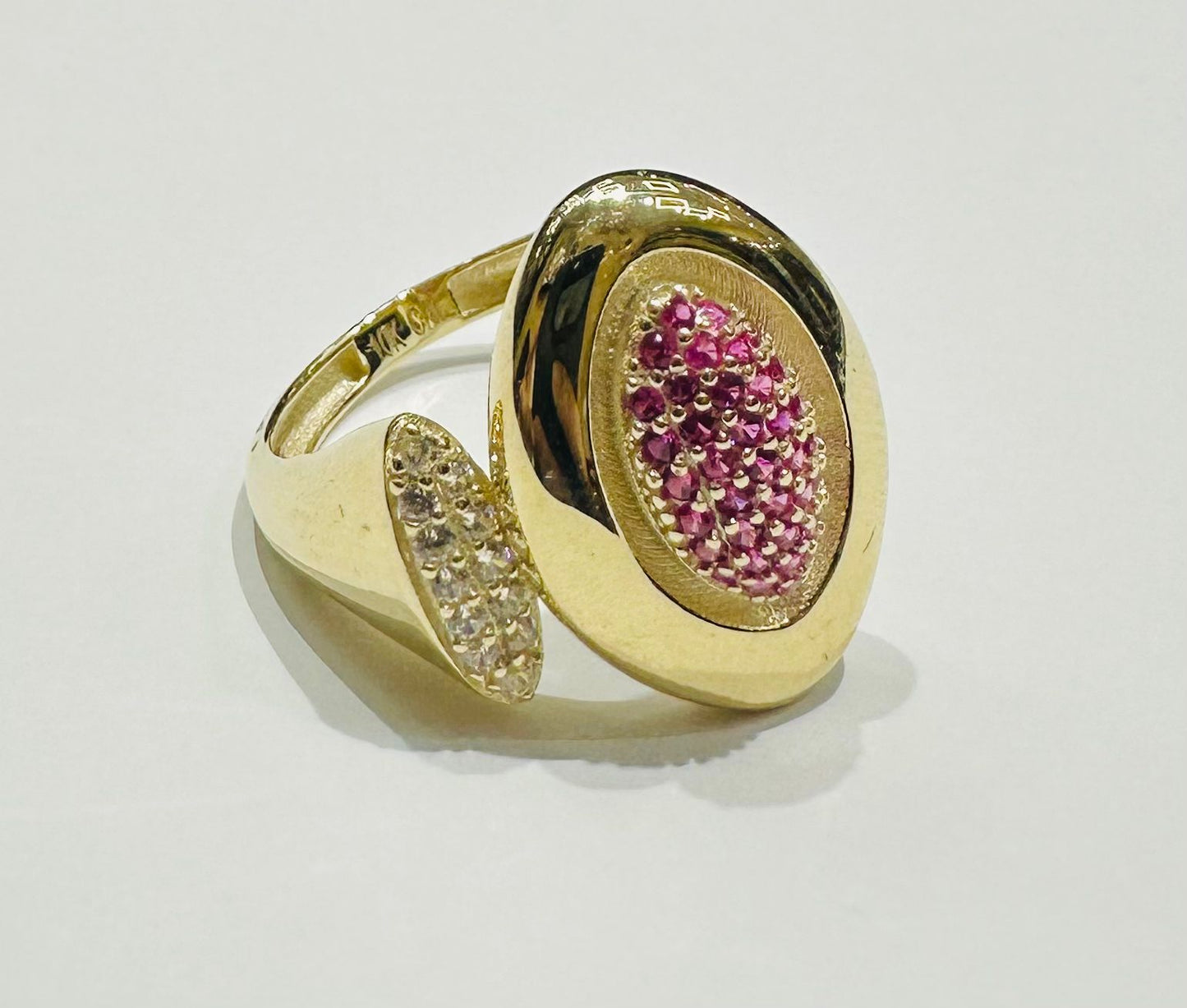10K GOLD RING WITH SAPPHIRE STONES-WEIGHT: 2.3gm