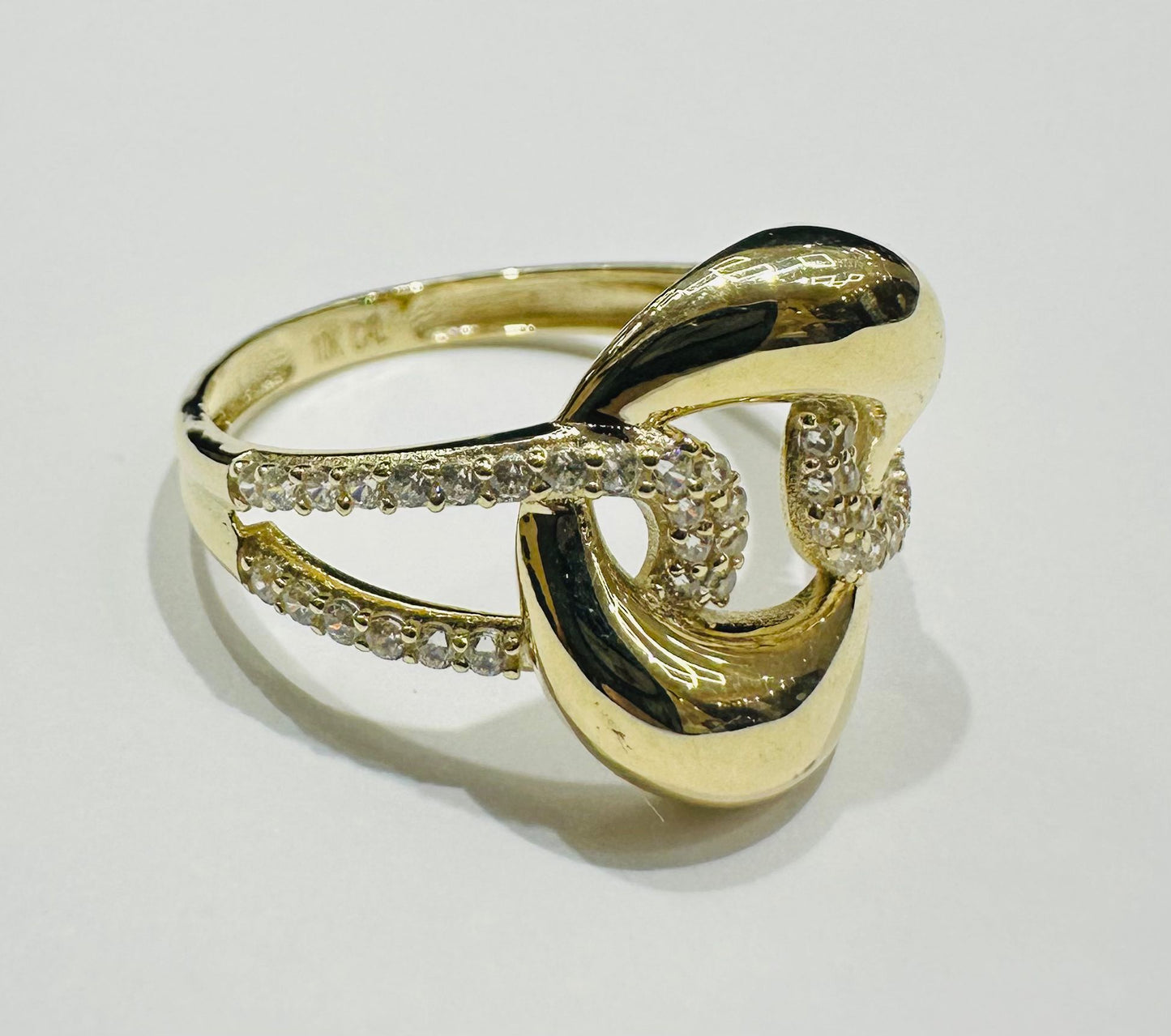 10K GOLD RING WITH SAPPHIRE STONES-WEIGHT: 1.9gm
