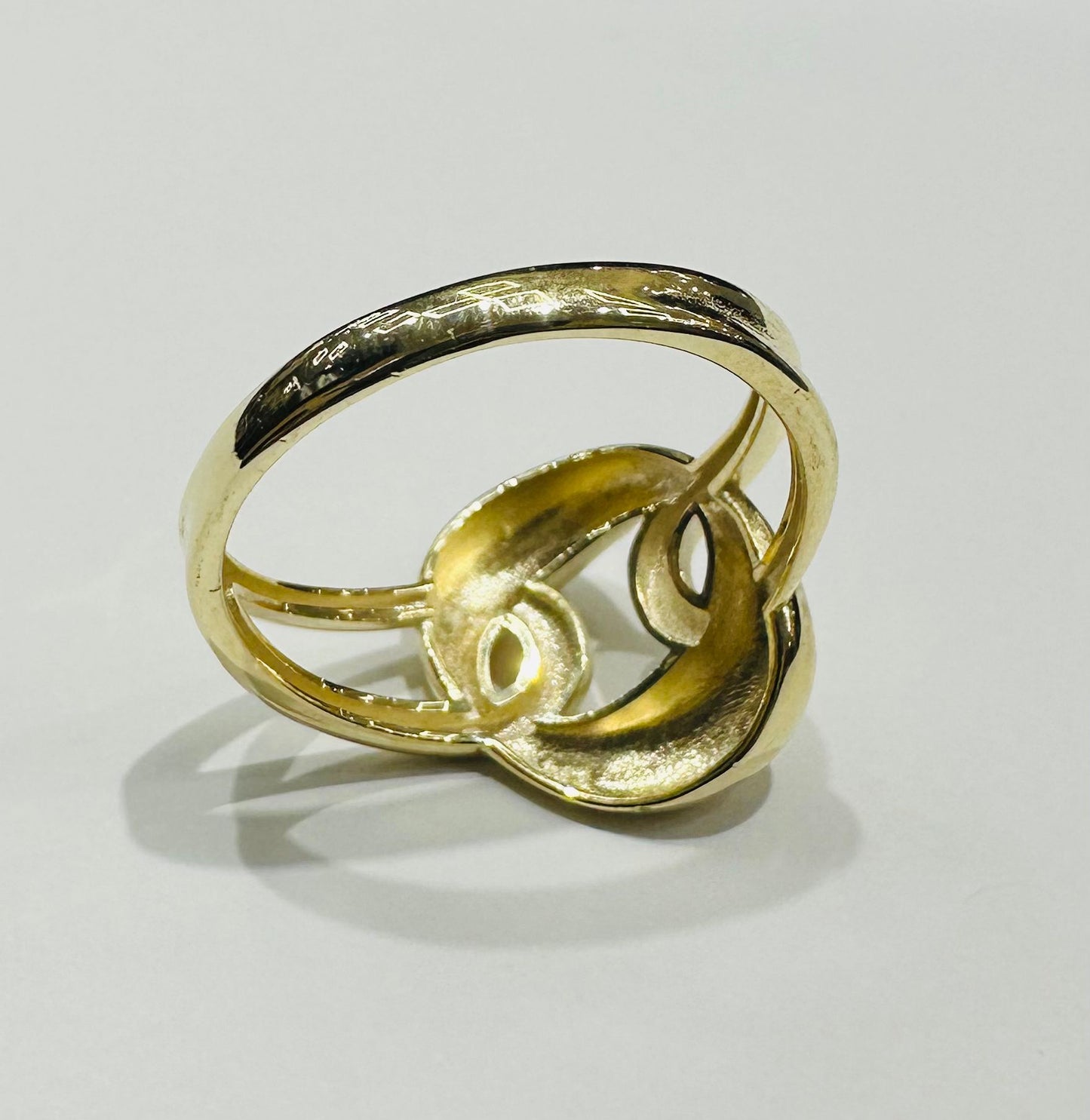 10K GOLD RING-WEIGHT: 1.9gm