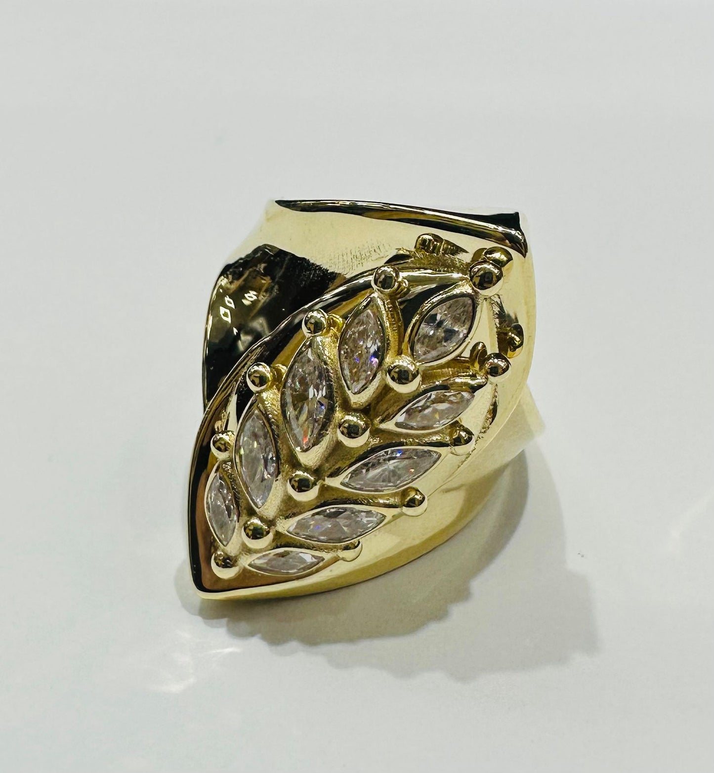 10K GOLD RING WITH SAPPHIRE STONES-WEIGHT: 4.3gm