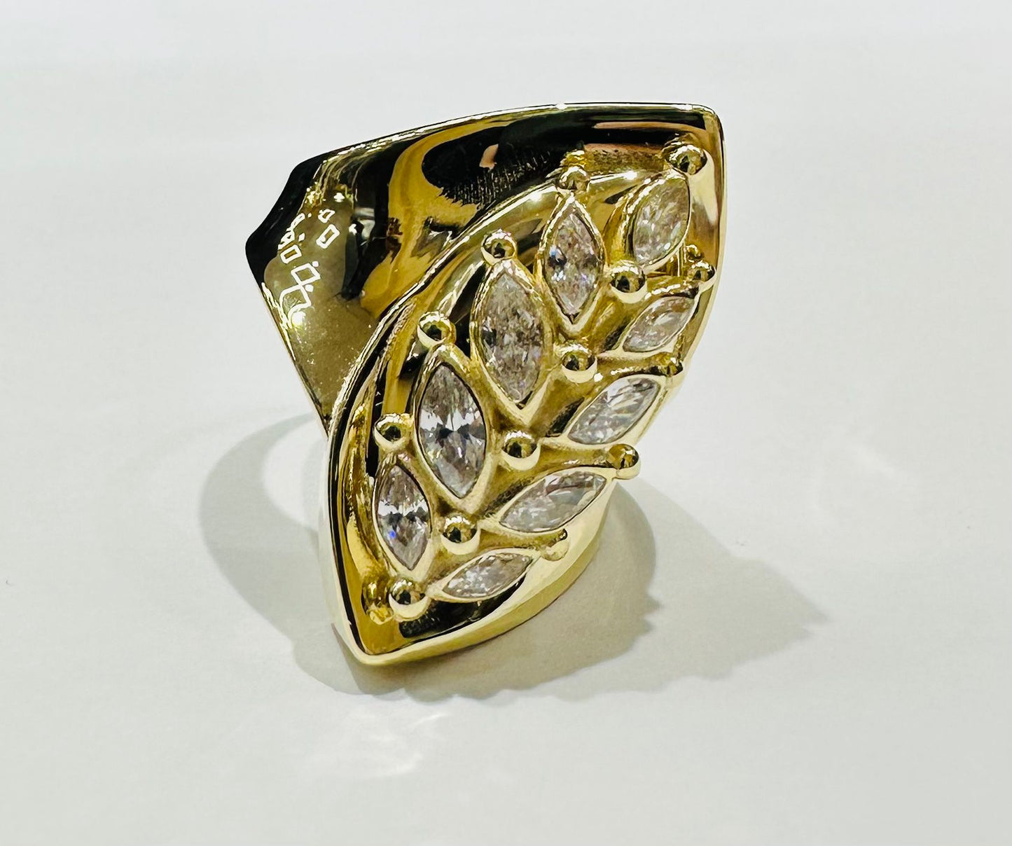 10K GOLD RING WITH SAPPHIRE STONES-WEIGHT: 4.3gm