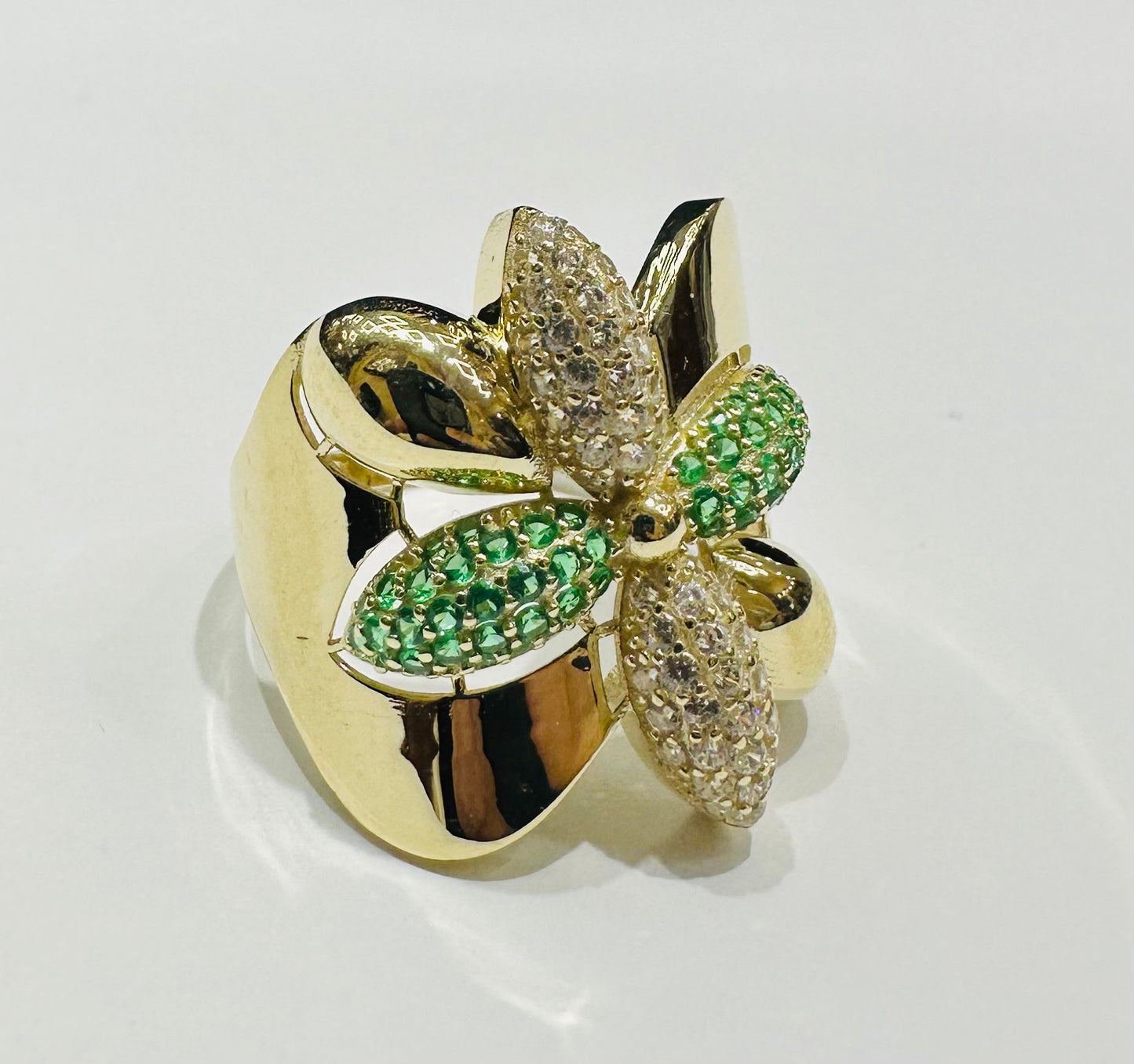 10K GOLD FLOWER RING WITH SAPPHIRE STONES-WEIGHT: 3.8gm