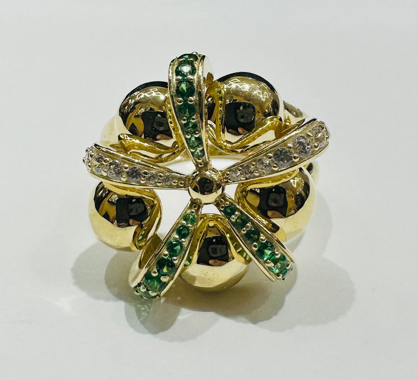 10K GOLD FLOWER RING WITH SAPPHIRE STONES-WEIGHT: 3.8gm