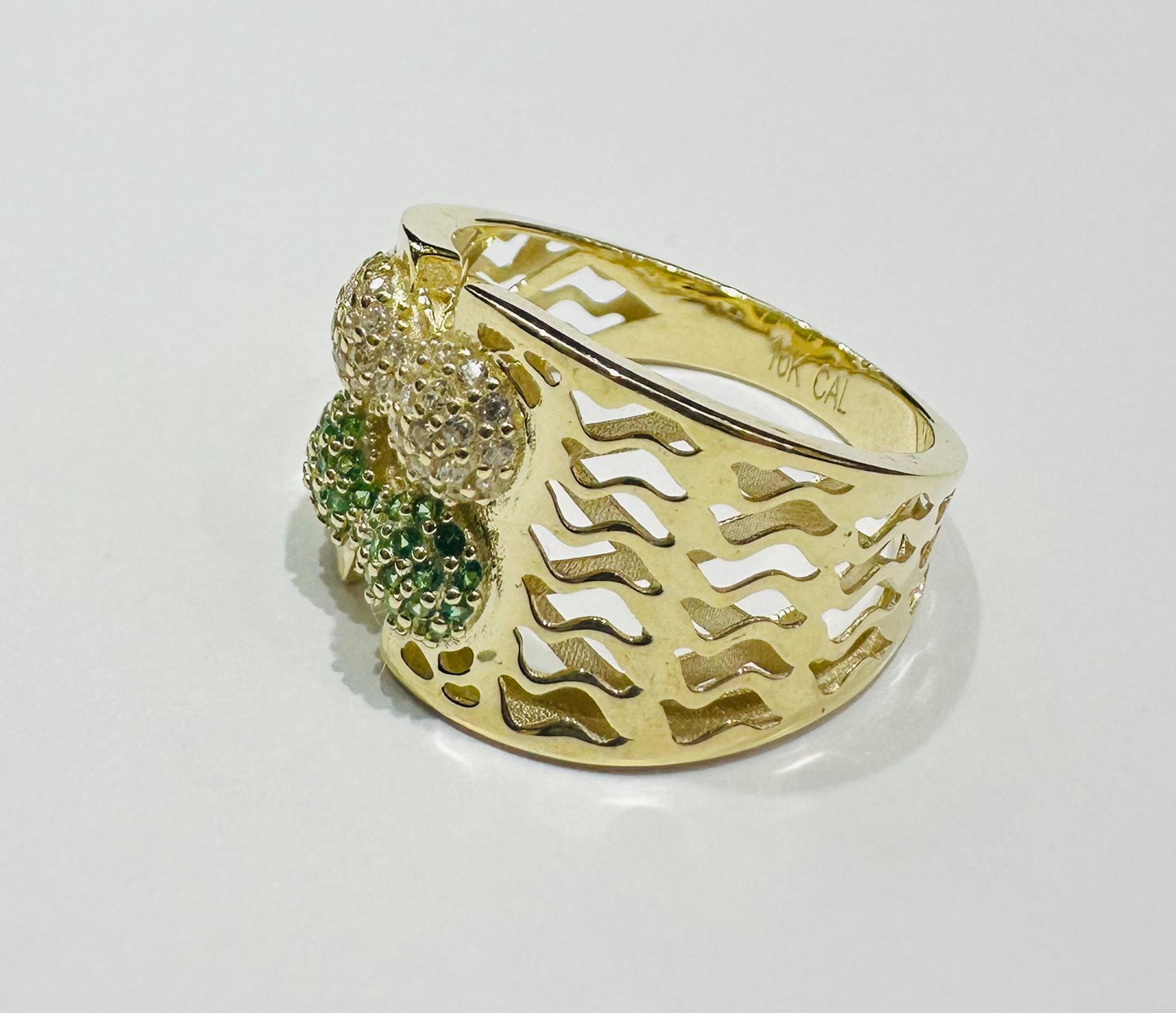 10K GOLD RING WITH SAPPHIRE STONES-WEIGHT: 2.7gm