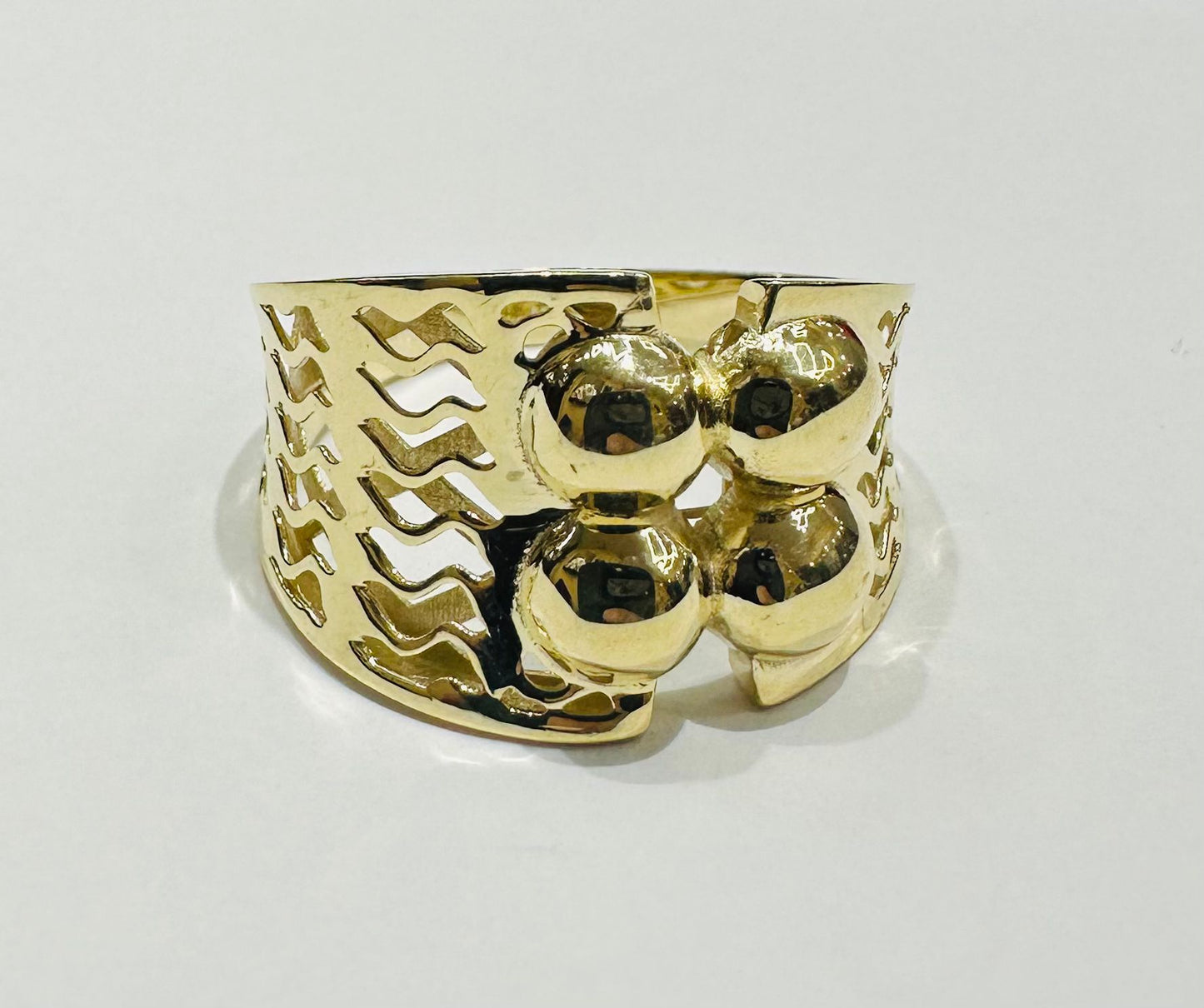 10K GOLD RING -WEIGHT: 2.5gm