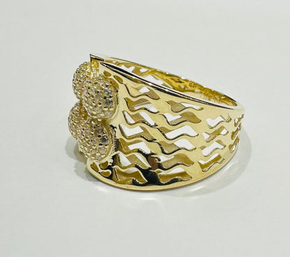 10K GOLD RING WITH SAPPHIRE STONES-WEIGHT: 2.8gm