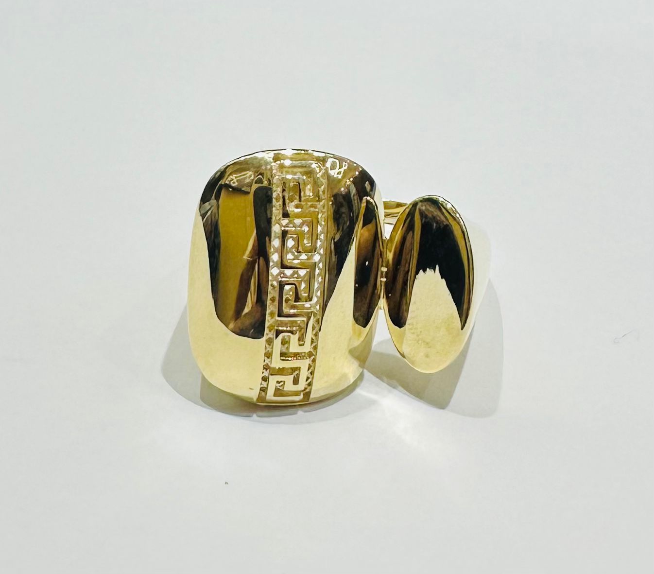 10K GOLD RING-WEIGHT: 3.6gm