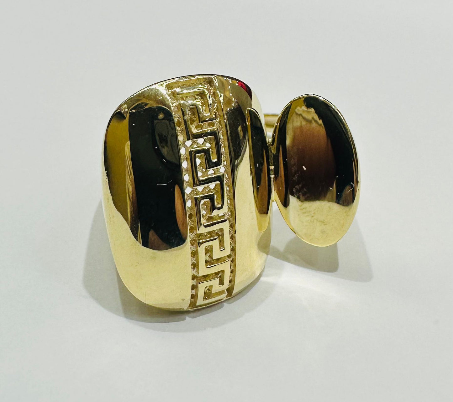 10K GOLD RING-WEIGHT: 3.6gm