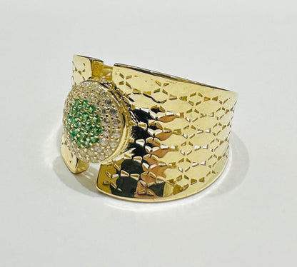 10K GOLD RING WITH SAPPHIRE STONES- WEIGHT: 3.5gm