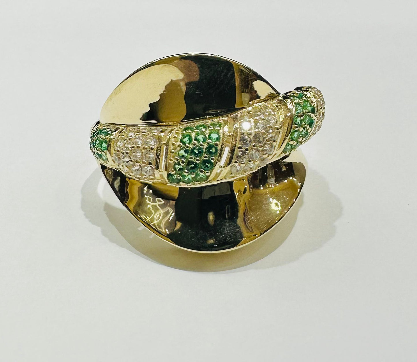 10K GOLD RING WITH SAPPHIRE STONES- WEIGHT: 2.9gm