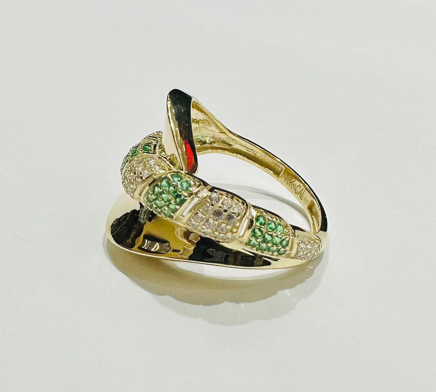 10K GOLD RING WITH SAPPHIRE STONES- WEIGHT: 2.9gm