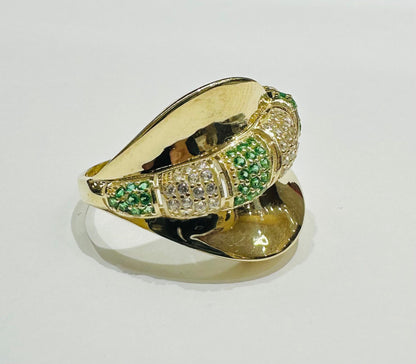 10K GOLD RING WITH SAPPHIRE STONES- WEIGHT: 2.9gm