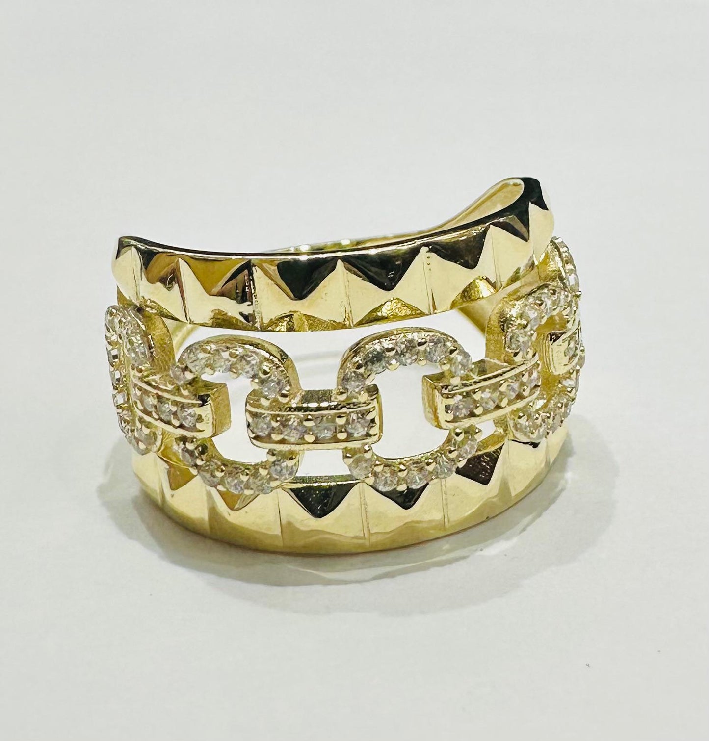 10K GOLD ROUND CHAIN RING WITH SAPPHIRE STONES- WEIGHT: 3.3gm