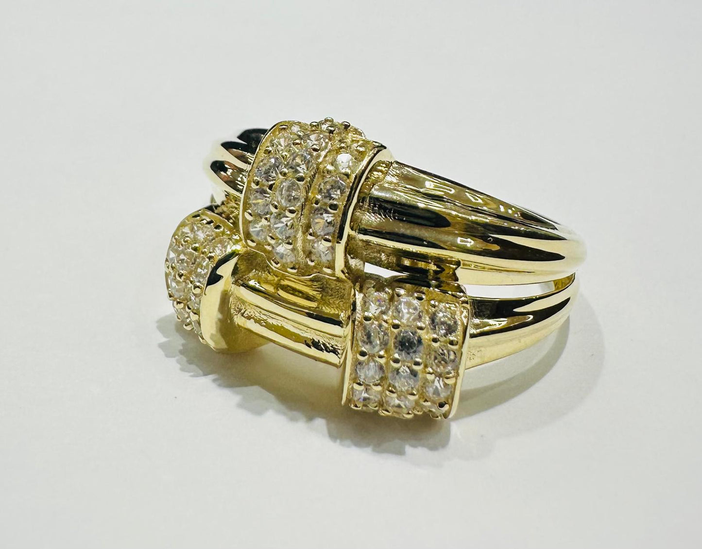10K GOLD RING WITH WHITE SAPPHIRE- WEIGHT: 2.7gm