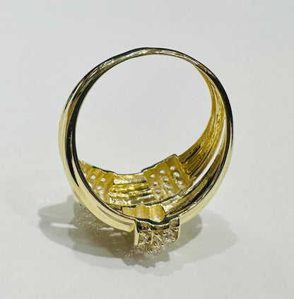 10K GOLD RING WITH WHITE SAPPHIRE- WEIGHT: 2.7gm